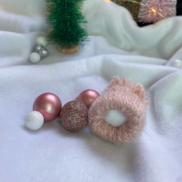 Handmade miniature blush pink beanie hat ornaments - Picture 6 of 7